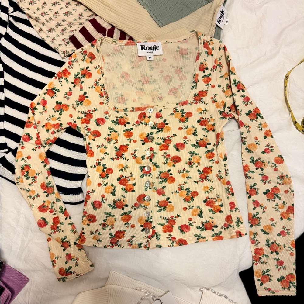 Rouje XS, Cream/Orange Floral Button-Front Long Sleeve Tee